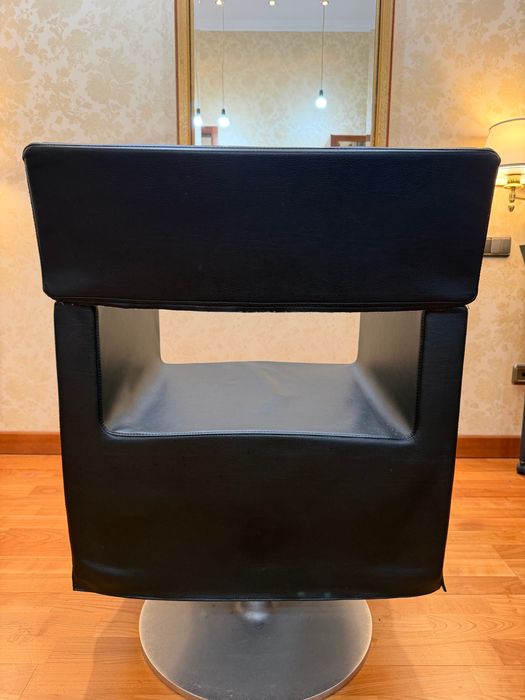 Перукарське крісло