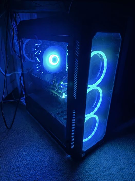 Komputer gamingowy stacjonarny  Komputronik