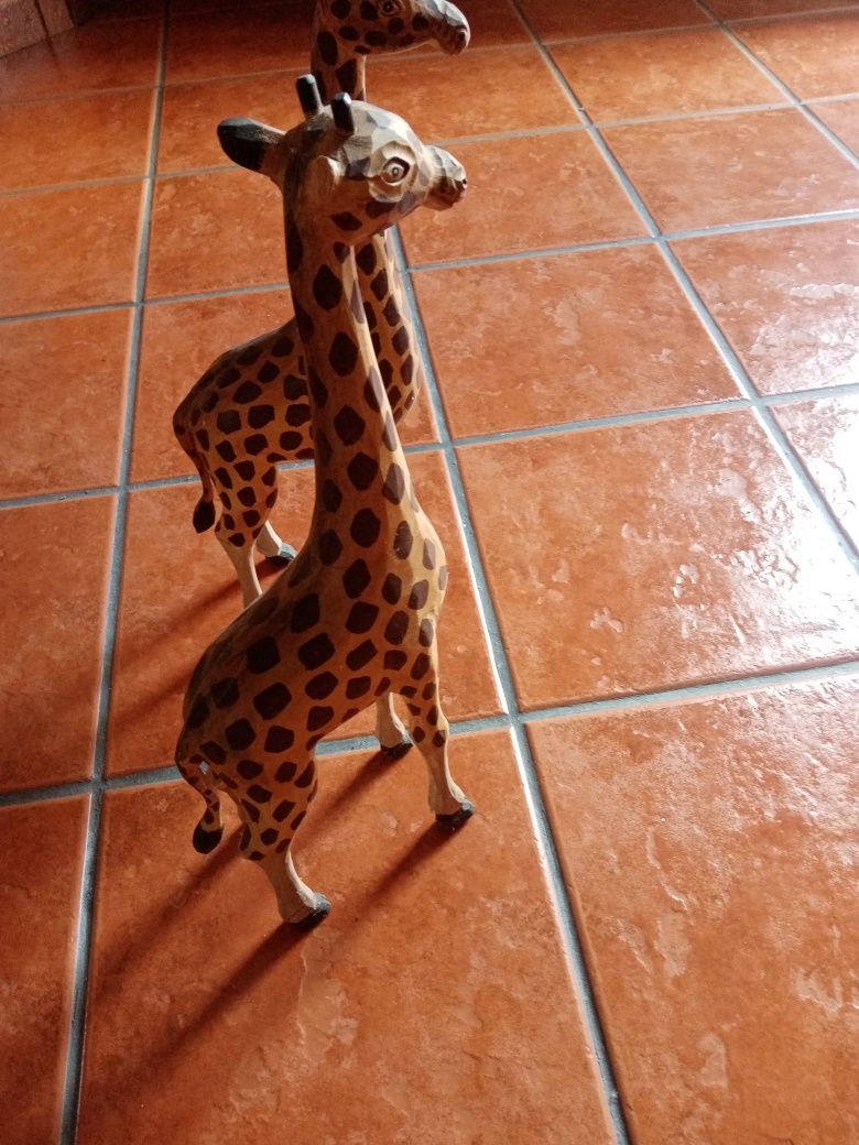 Peças em madeira maciça