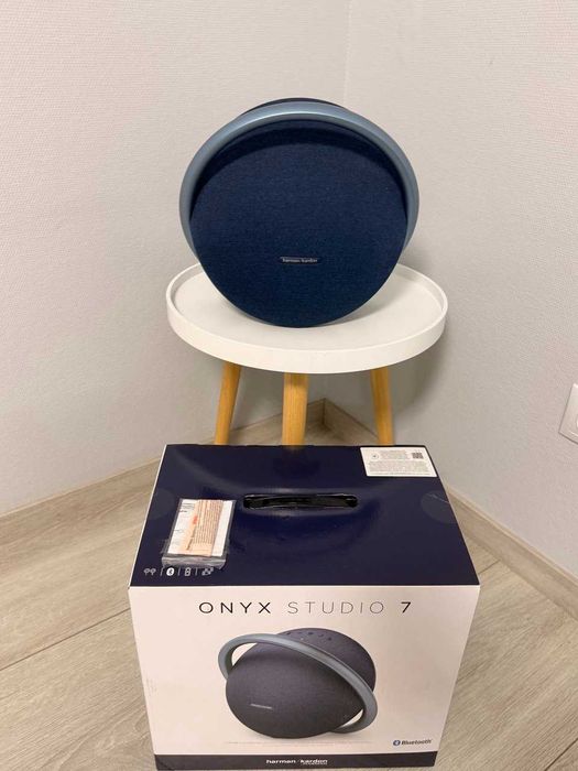 Портативна колонка Harman Kardon Onyx Studio 7