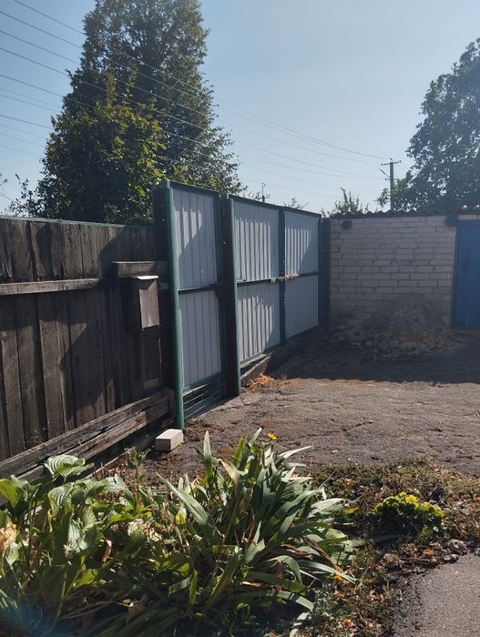 Продам дуже гарний та затишній  будинок у Новій Водолазі