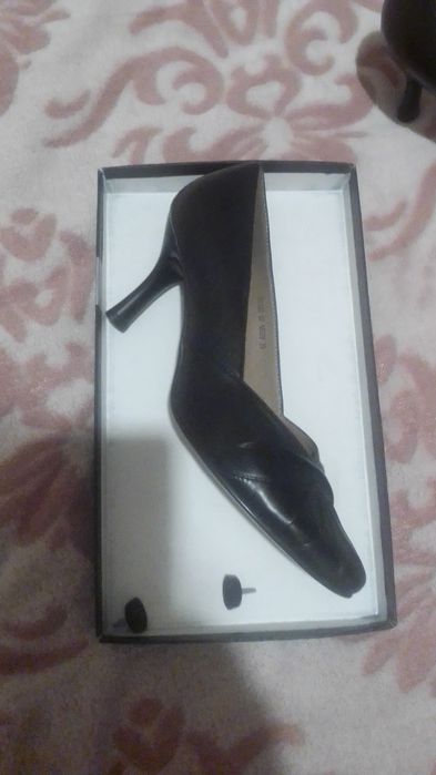 Туфли кожаные, черные, новые.