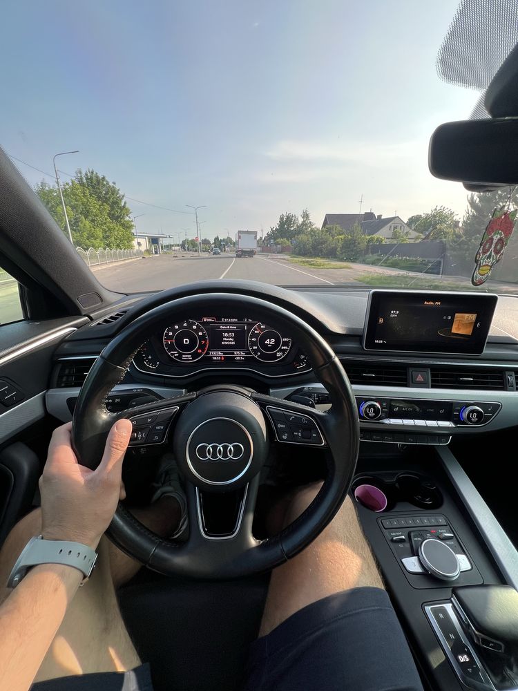 Audi A4 b9 2.0 quattro s line