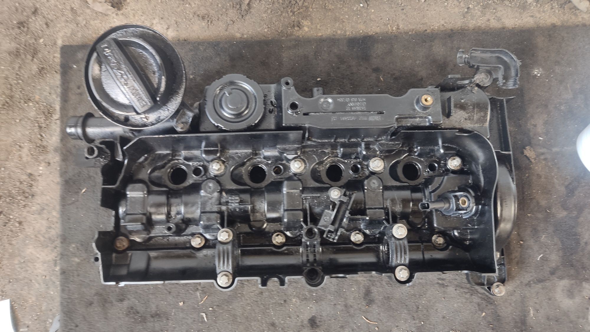 Pokrywa zaworów BMW X1 e84 lift 2.0d n47d20c