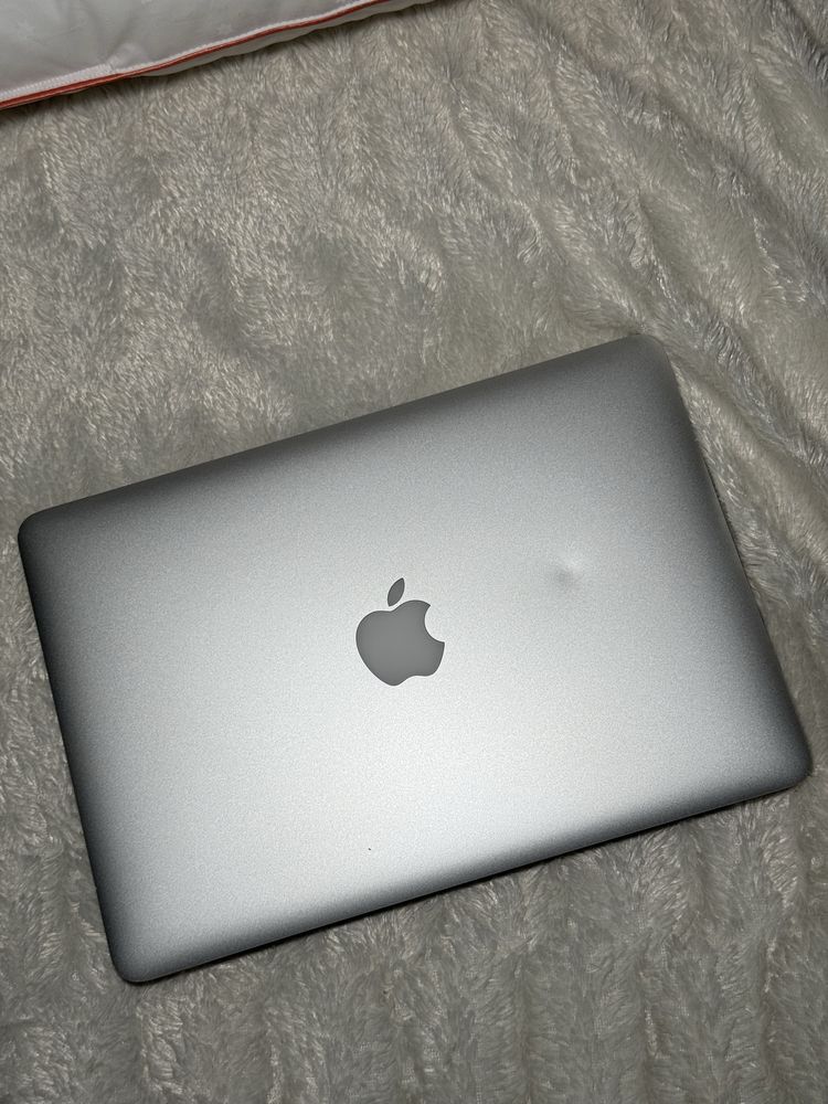 MacBook Pro (Retina, połowa 2015 r.)