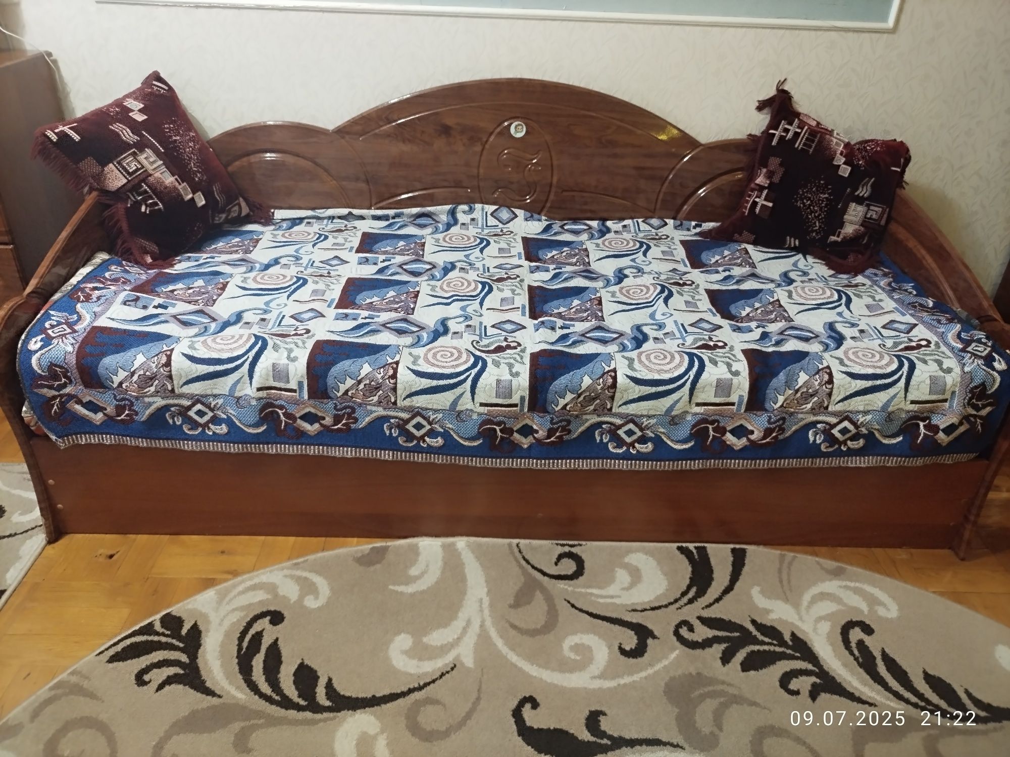 Продам односпальну кровать