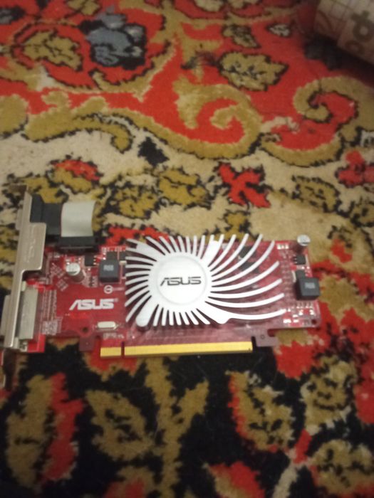 Видеокарта в хорошем состоянии новая