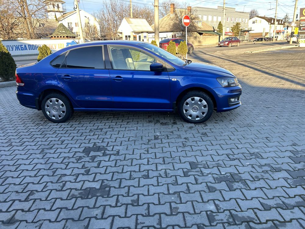 Volkswagen polo sedan