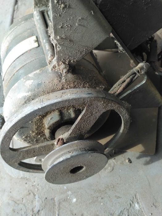 Наждак   двигатель   от  стиральной     машины