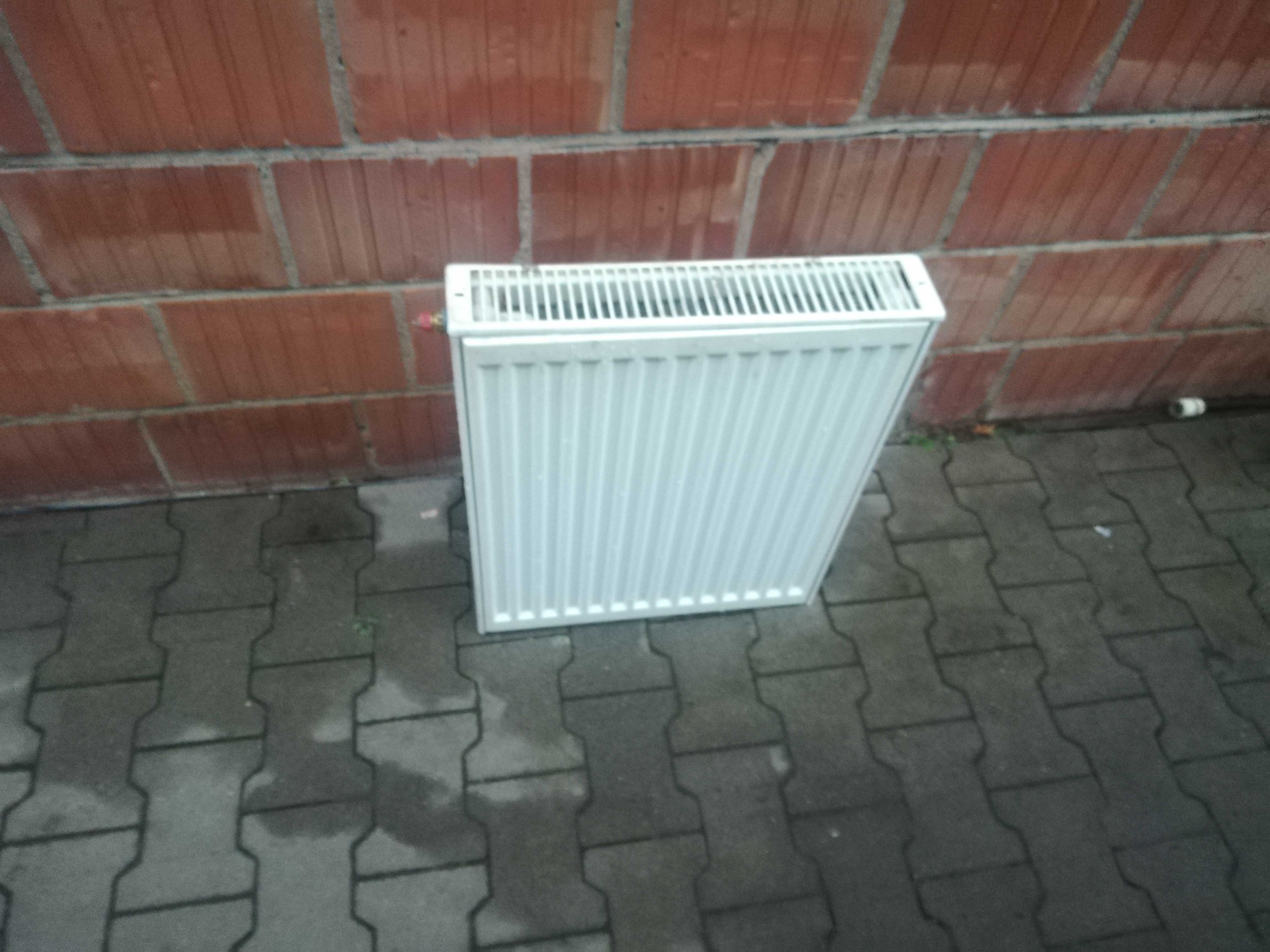 grzejniki z dolnym zasilaniem