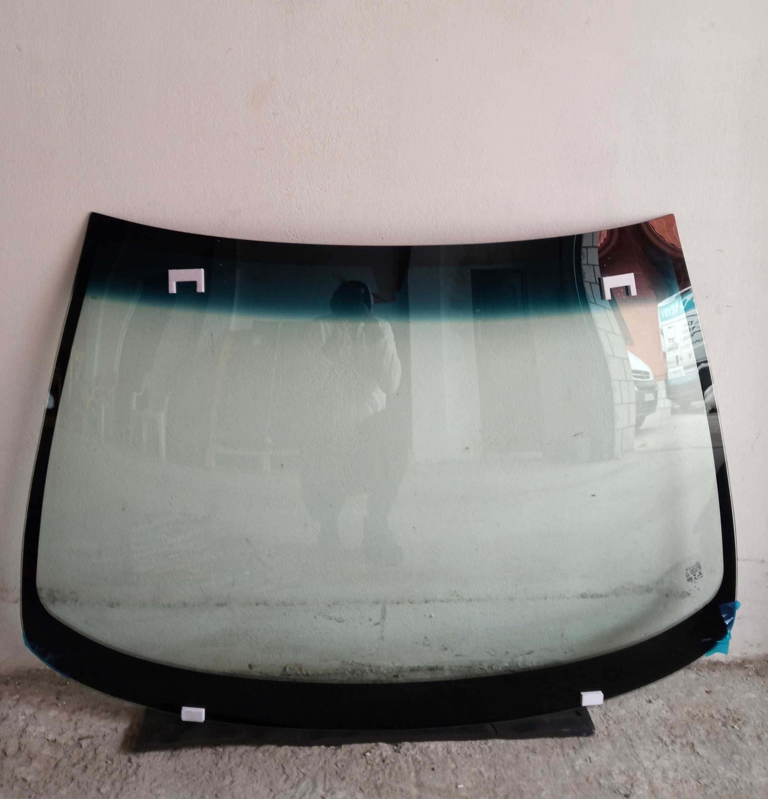 Nowa szyba przednia Nissan Navara Pathfinder 2005- 2014