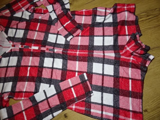 Primark pajac krotki krata plastyczny S