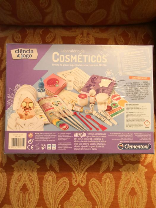 Laboratório de cosméticos ciência e jogo. Novo e selado.