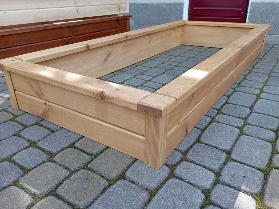 Надгробок дерев'яний гробівець обрамівка на цвинтар кладовище