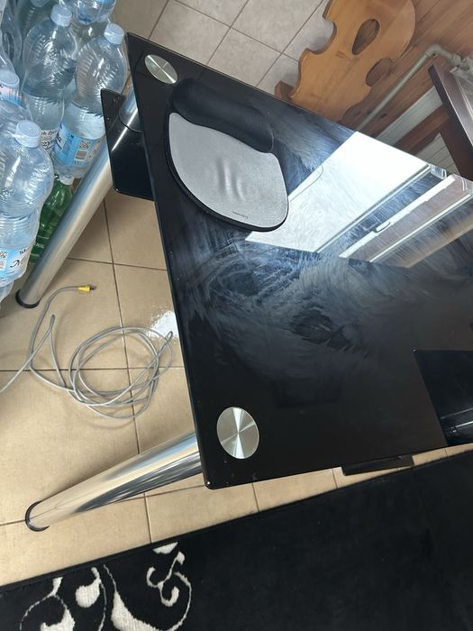 Szklane biurko, czarne, jak nowe