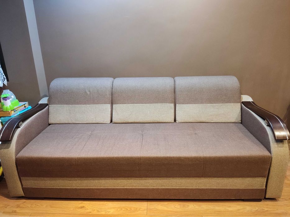 Sofa z pojemnikiem na pościel używana