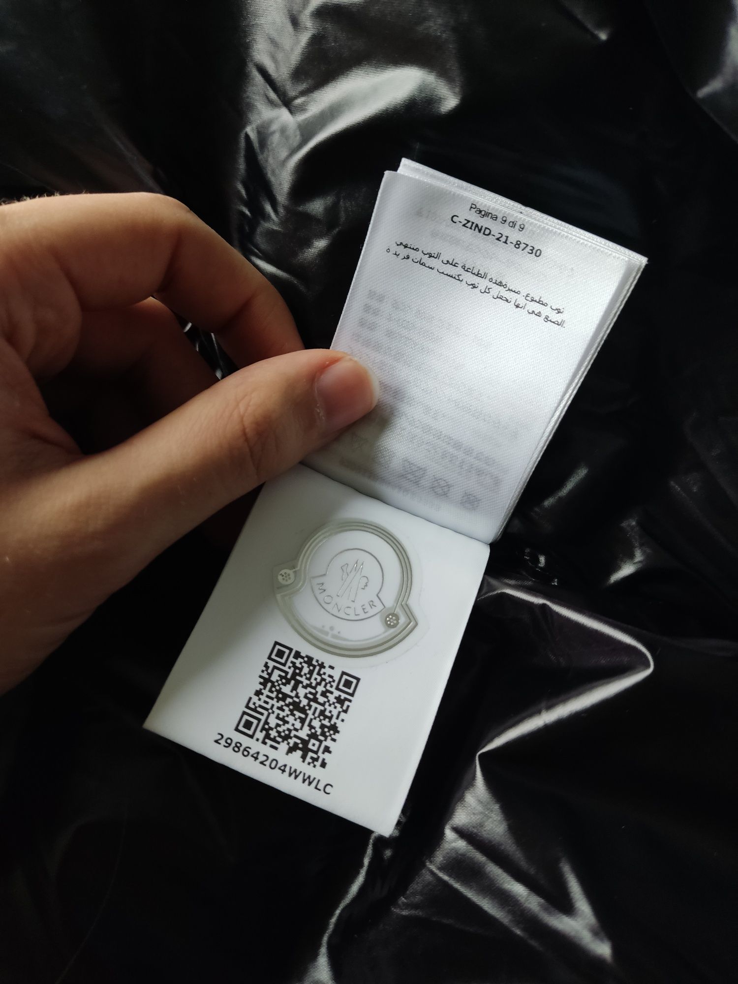 Czarna damska kurtka puchowa zimowa Moncler giubbotto montcla