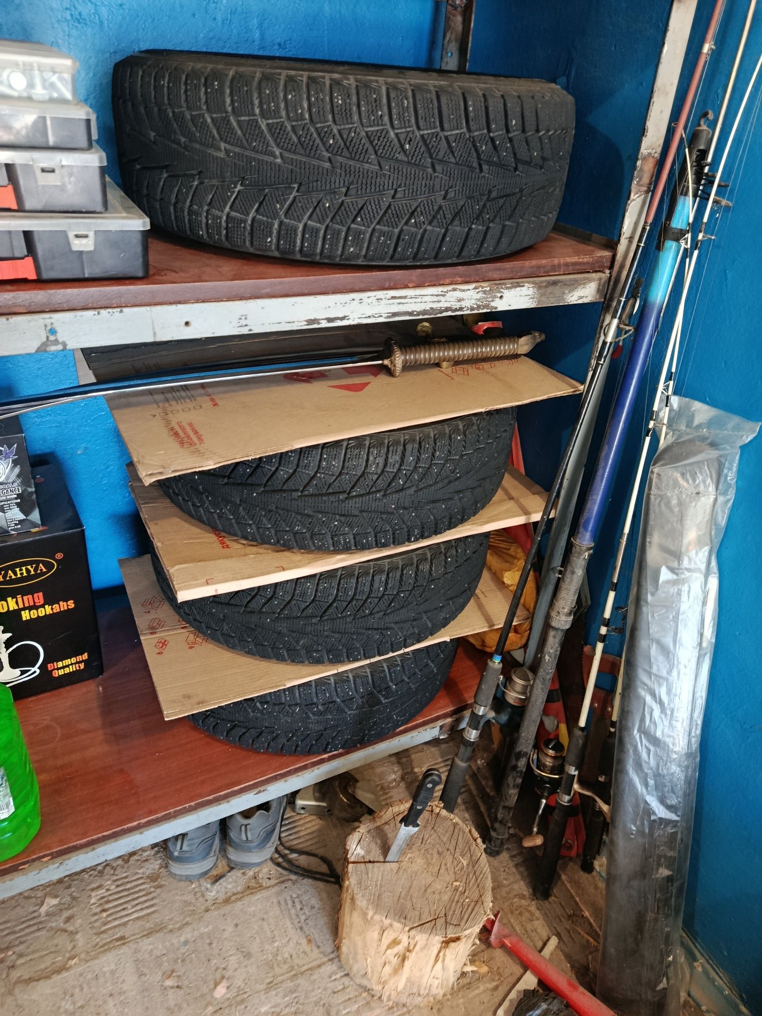 Продам резину с дисками Зима Hankook 185.65.R14