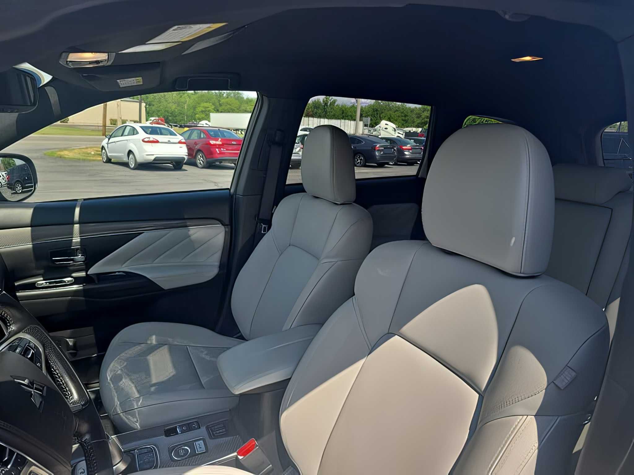 2019 Mitsubishi Outlander Hybrid