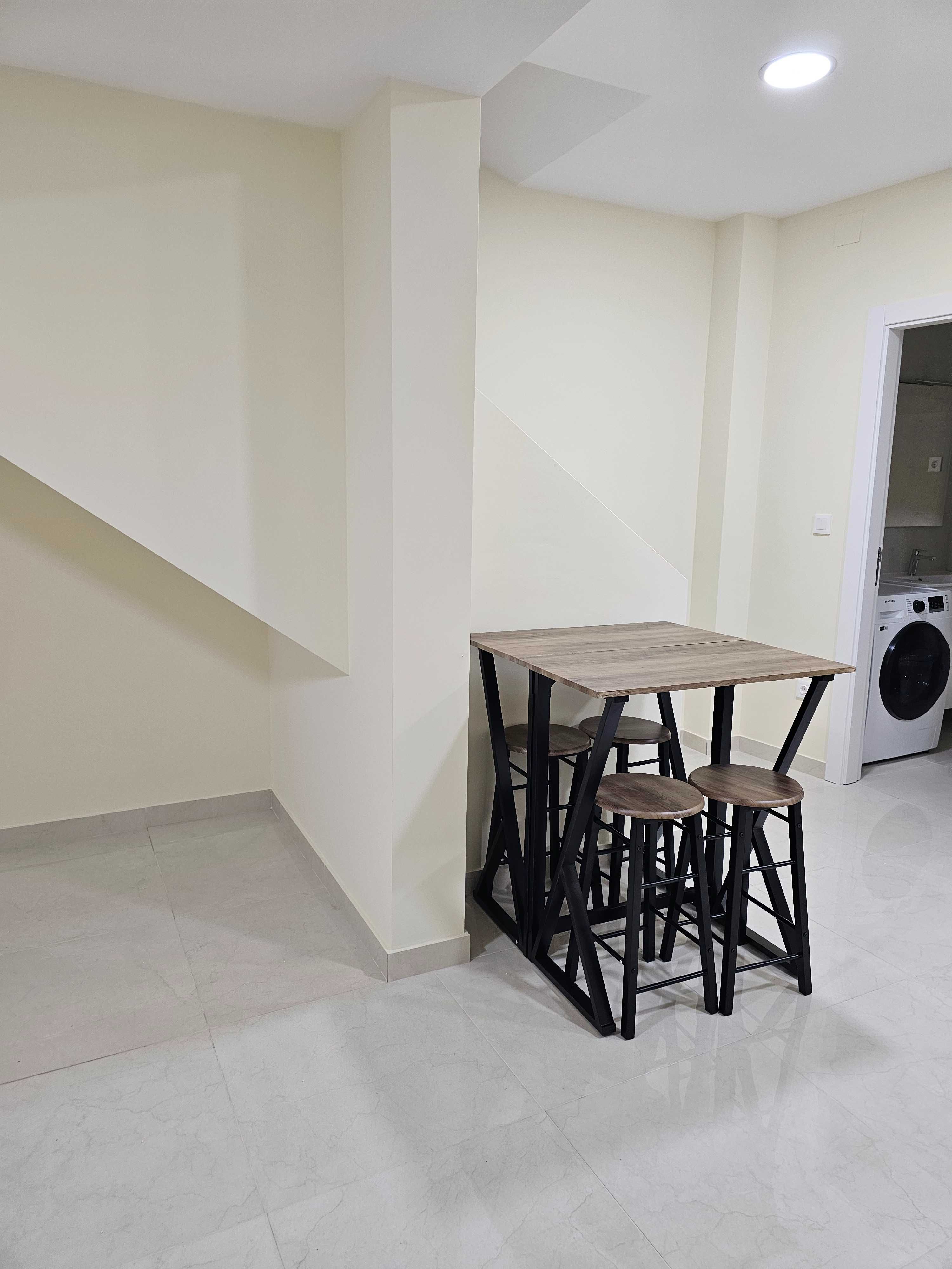 T1 Duplex Premium mobilado e equipado para Arrendamento