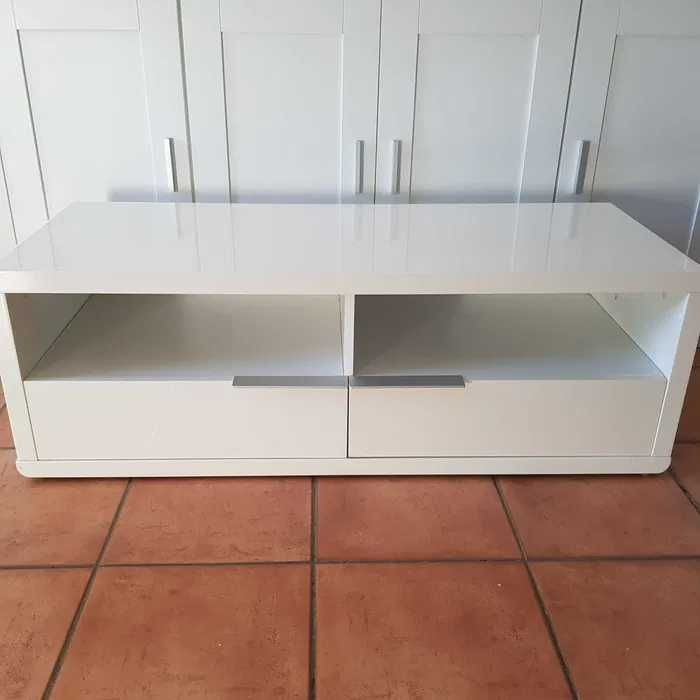 movel de televisao lacado branco 120x40x45