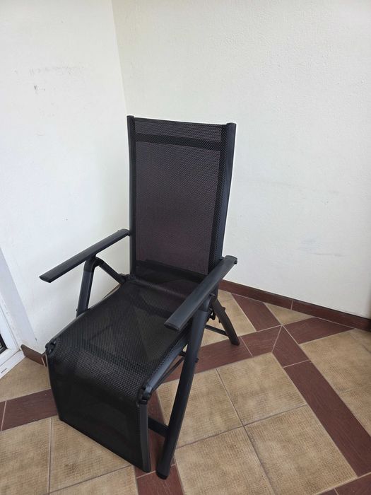 Fotel relaksacyjny LOMMA czarny (JYSK)