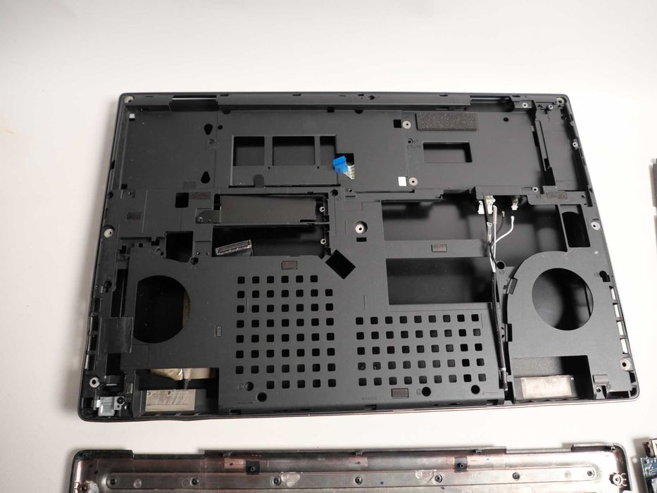 Комплектуючі до ноутбука робочої станції Dell Precision 7530 запчасти