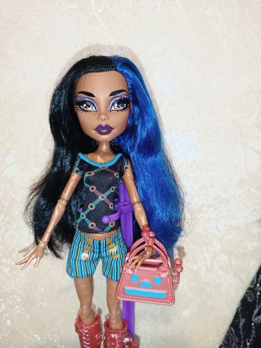 Робека у фешн пеці. Робекка Монстер хай  Monster high.