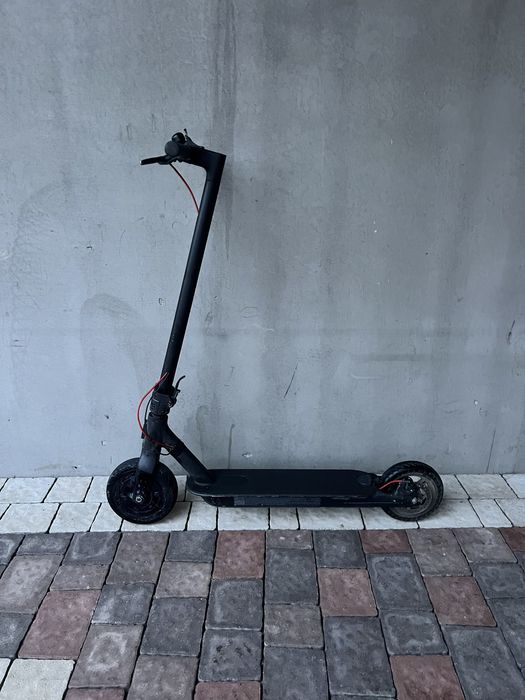 Електро самокат в хорошому стані