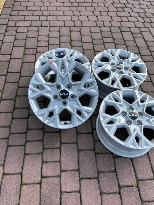 Oryginalne alufelgi Kia 5x114,3 16 cali Ceed Optima Carens NOWY MODEL