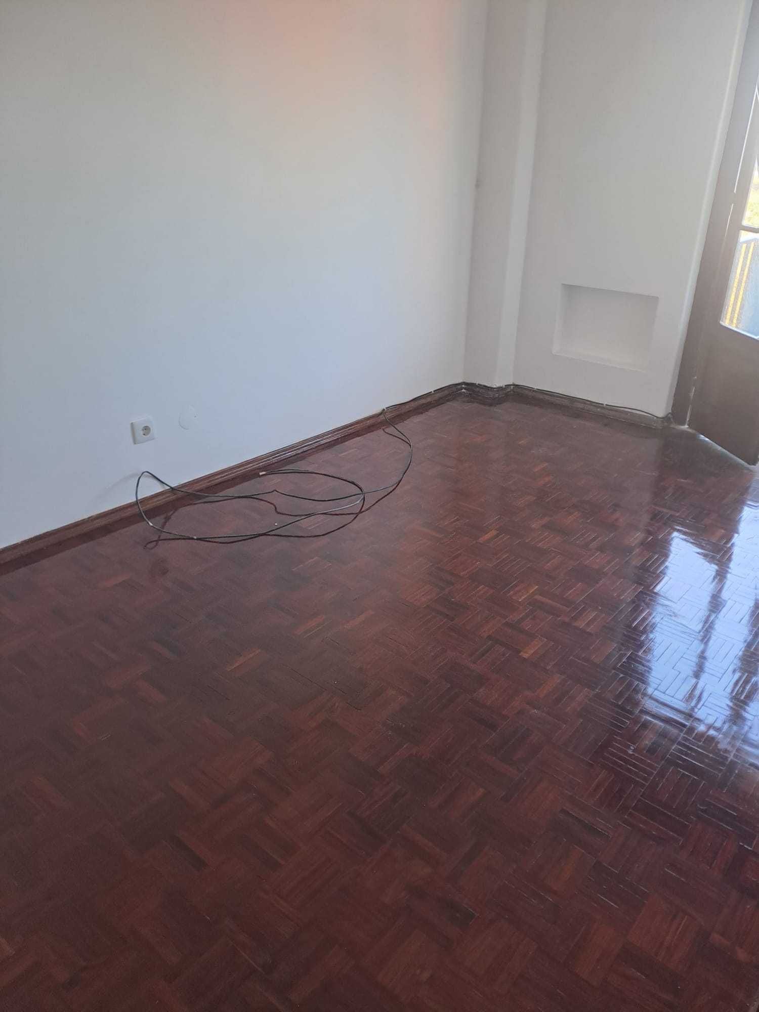 T2 Alto São João, cozinha semi-equipada