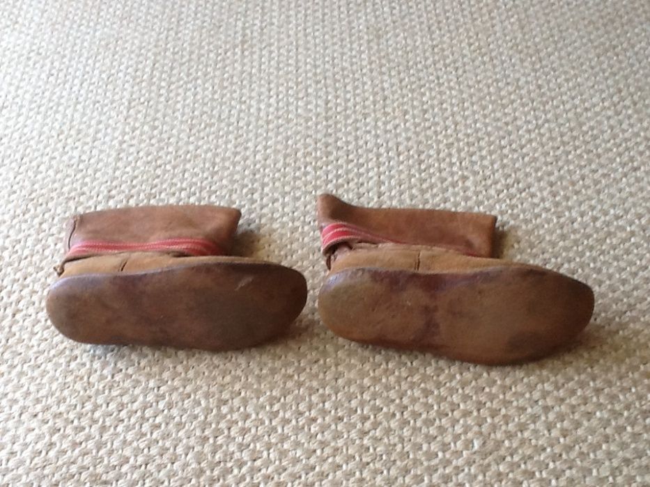 Bota chã, ou bota de vilão, calçado do traje típico da ilha da Madeira