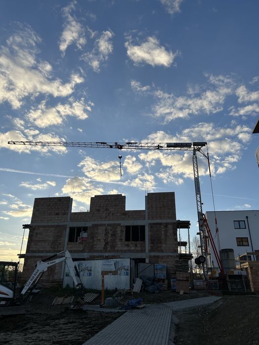 Żuraw wieżowy szybkomontujący , dolnobrotowy Benzzato 194s.