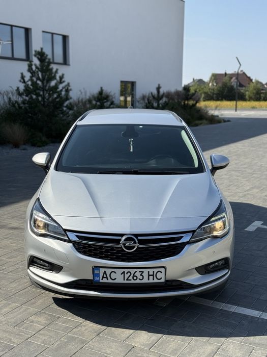 Хороше сімейне авто.