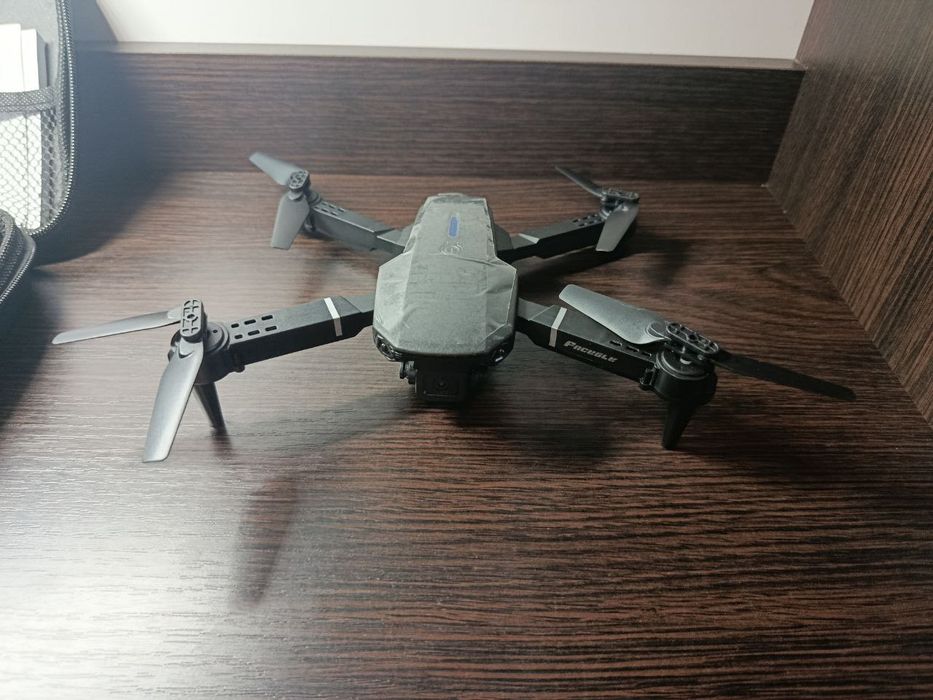 E88 Дрон з подвійною камерою — якісна зйомка та стабільний політ!