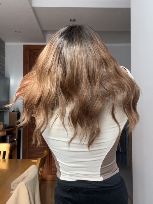 Rude włosy fale loki  grzywka peruka dla kobiet gęsta ciepły odcień