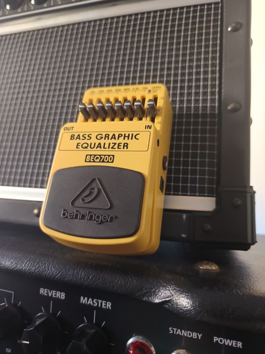 Equalizador baixo - Behringer BEQ700