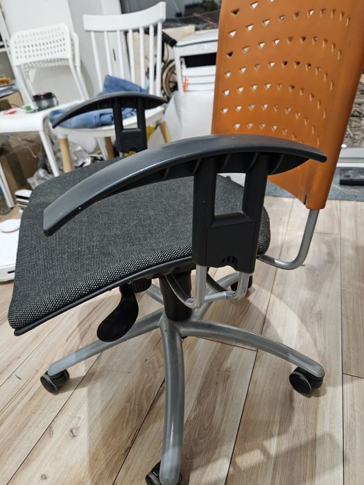 Krzesło obrotowe dużo regulacji porządne