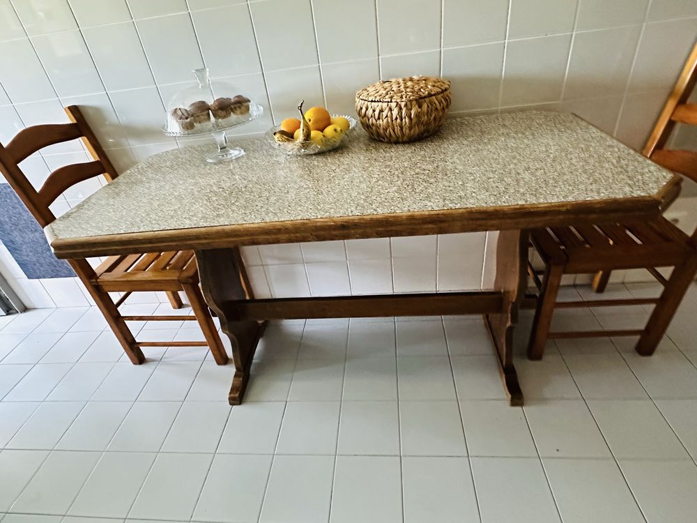 Mesa de cozinha com 6 cadeiras