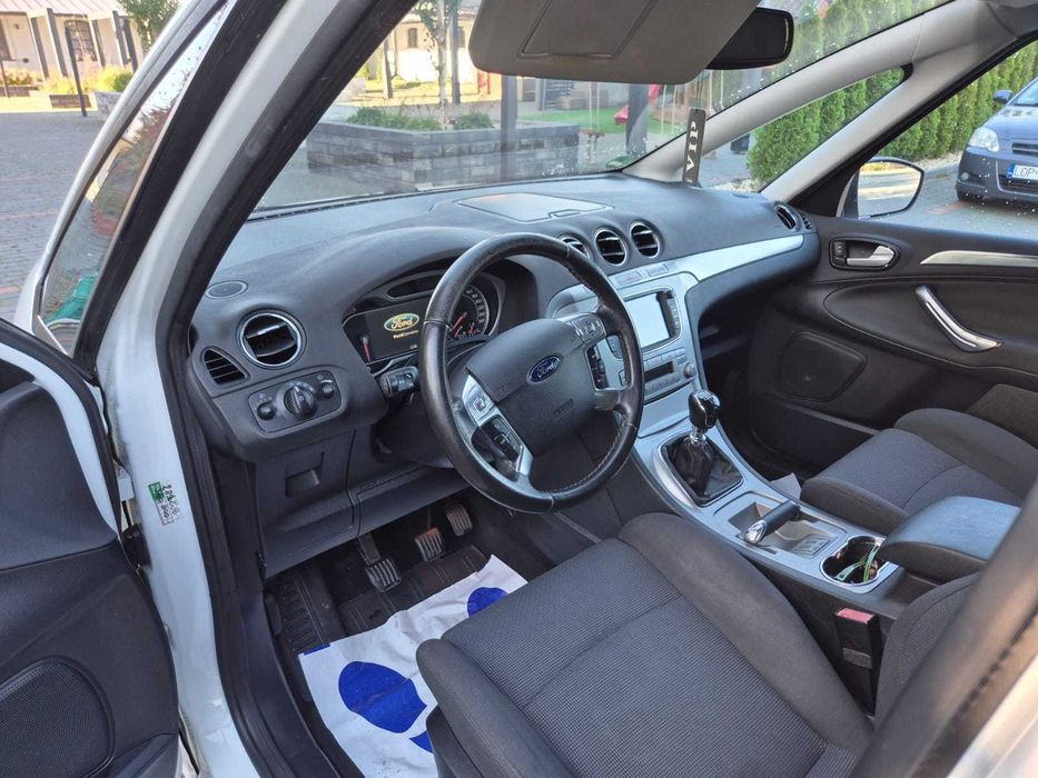 Ford S-MAX 2.0 TDCi // Convers+ /Bezwypadek//140KM/Navi//Doinwestowany