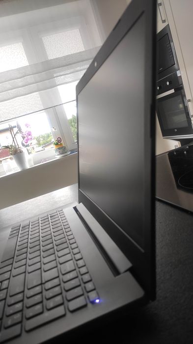 Laptop Lenovo Ideapad 320 15,6 cala, 16 GB RAM, dysk 1000 GB. Jak nowy