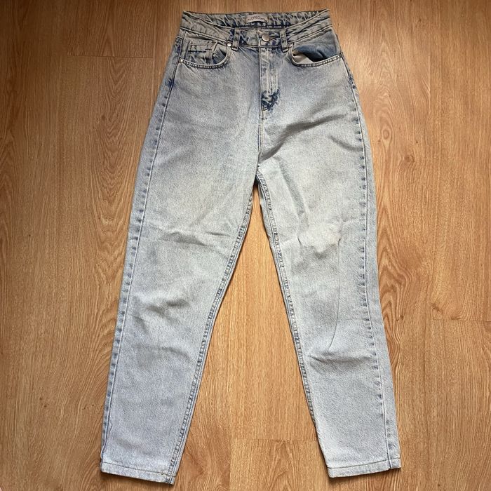 Світло сині джинси