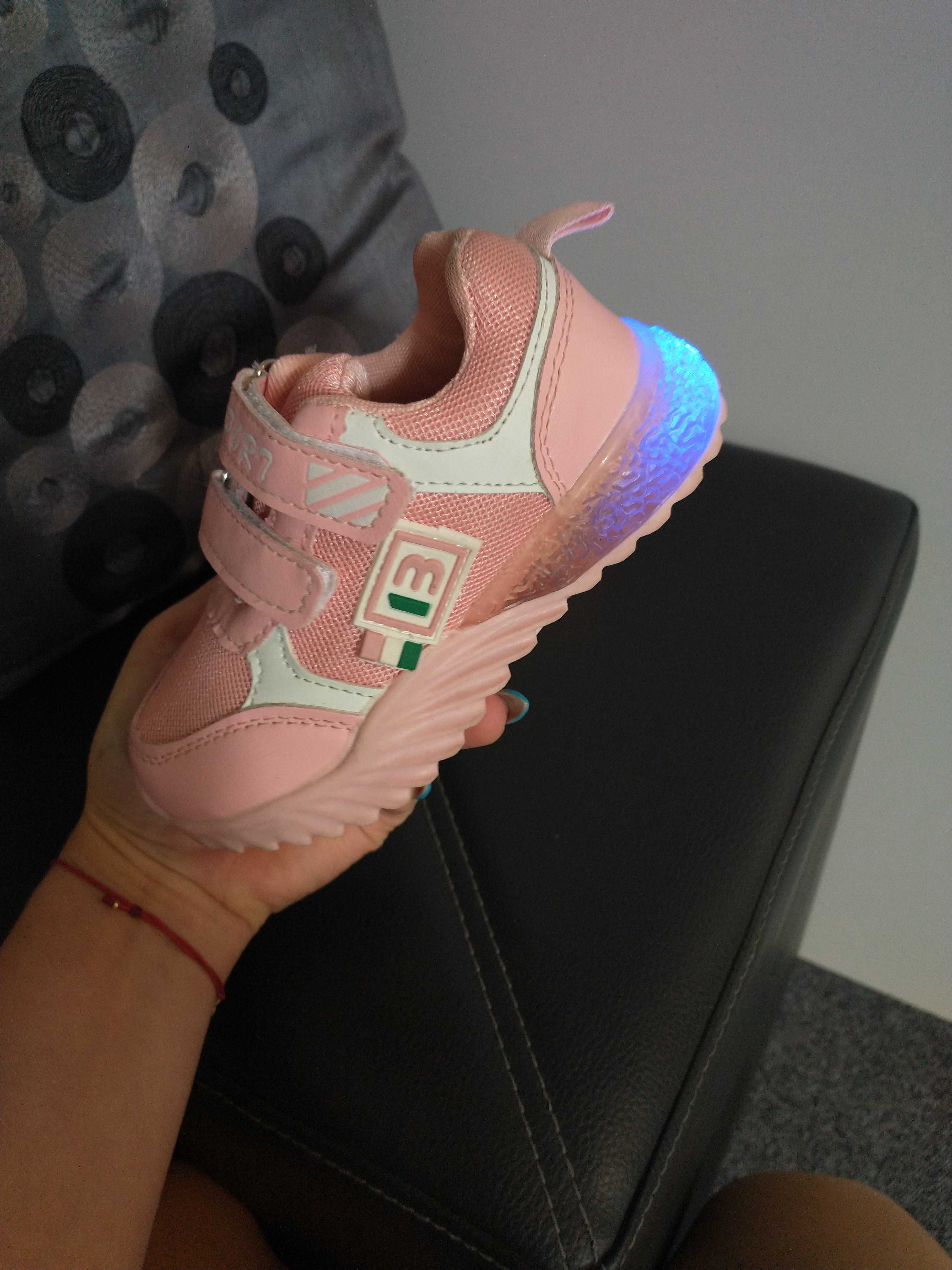 R. 29 buty sportowe świecące LED dziewczęce adidasy dla dziewczynki