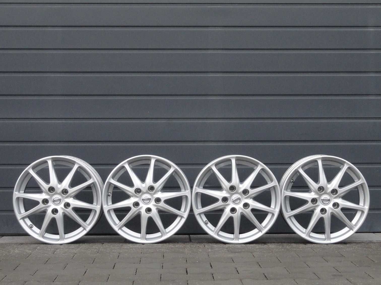 Alufelgi 5x114,3 Oryginał Nissan 16" ET40 Jak nowe czujniki