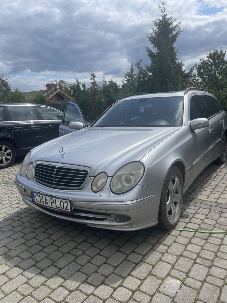 Mercedes e klasa 211
