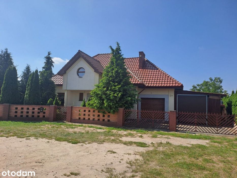 Dom w Jeziorach Wielkich, wszystkie media, garaż