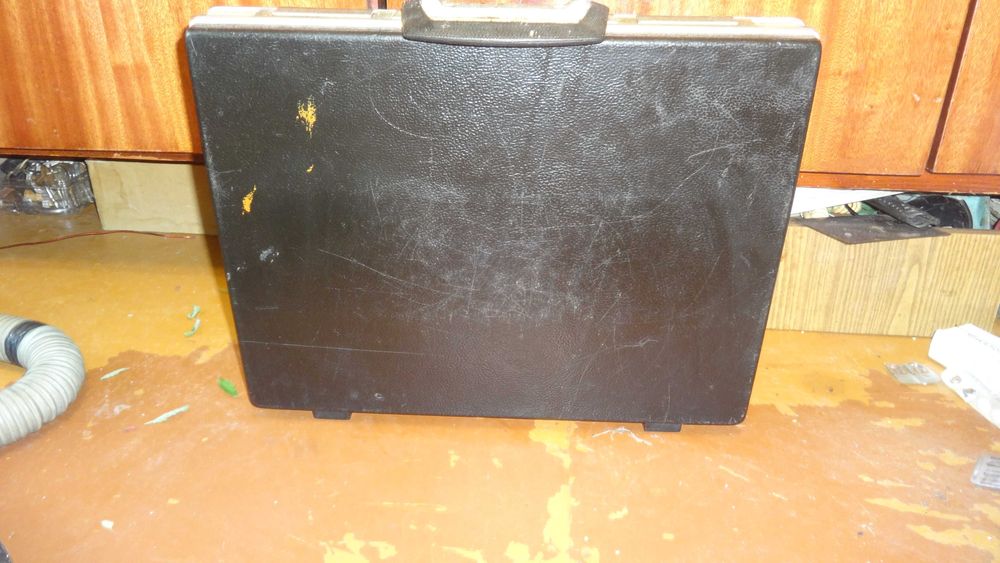 дипломат чемодан валіза