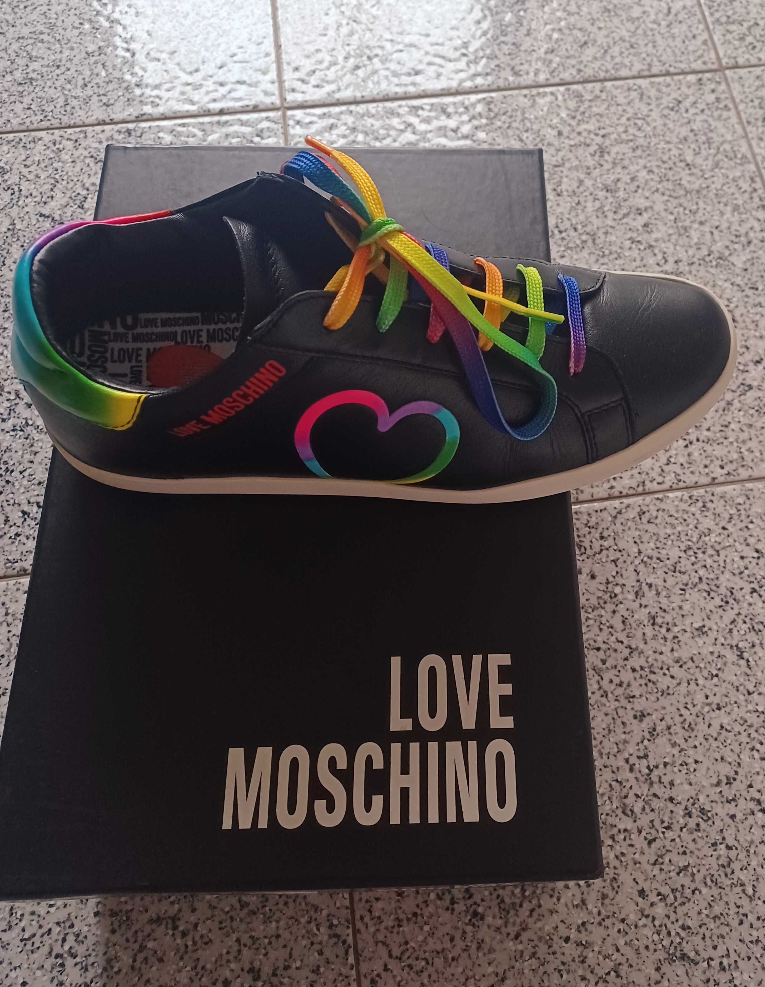 Sapatilhas Moschino originais