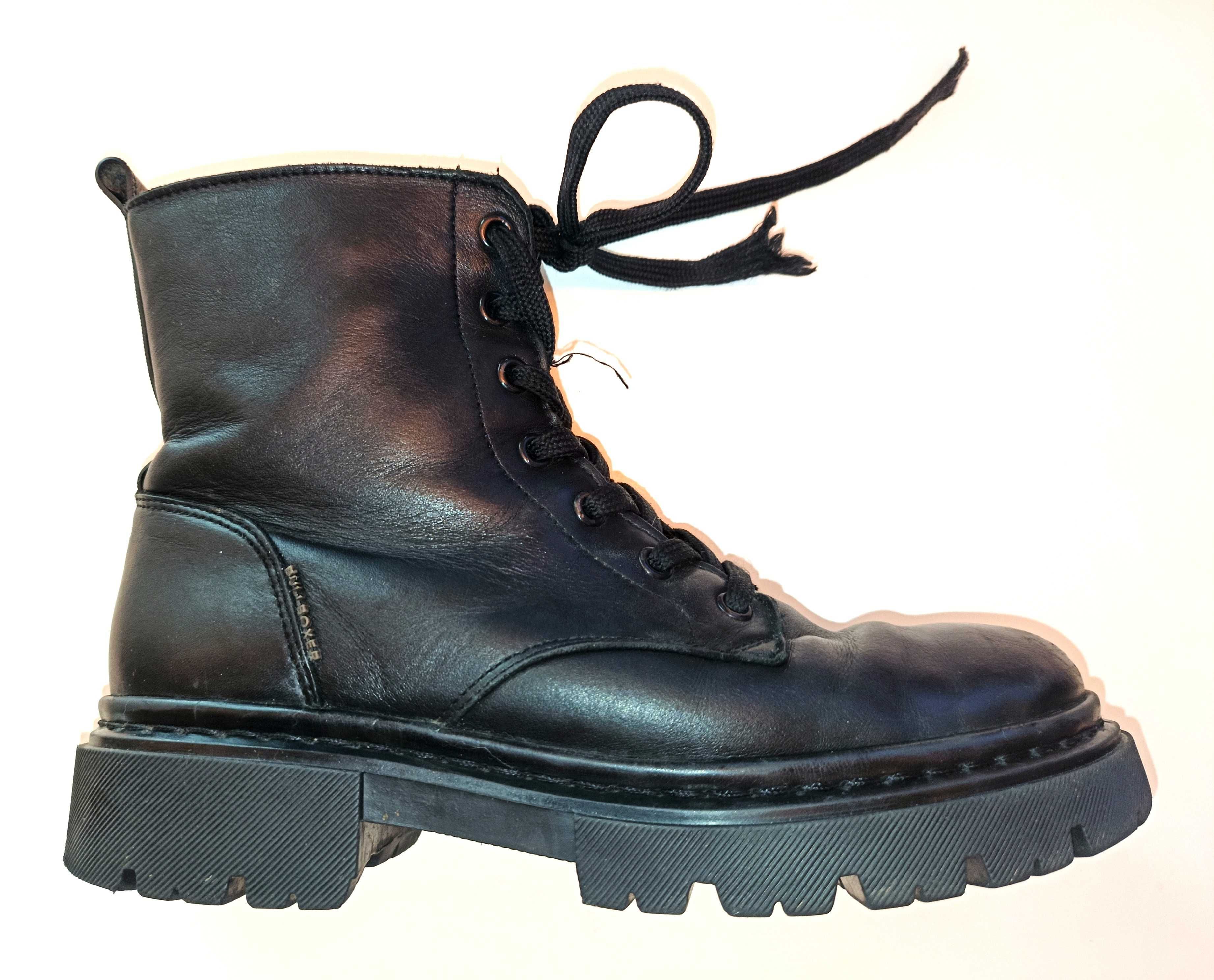 Buty typu glany wykonane z czarnej skóry naturalnej, rozmiar 38