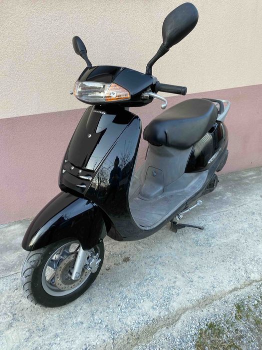Honda Lead 48 2 місний японський скутер з контейнера